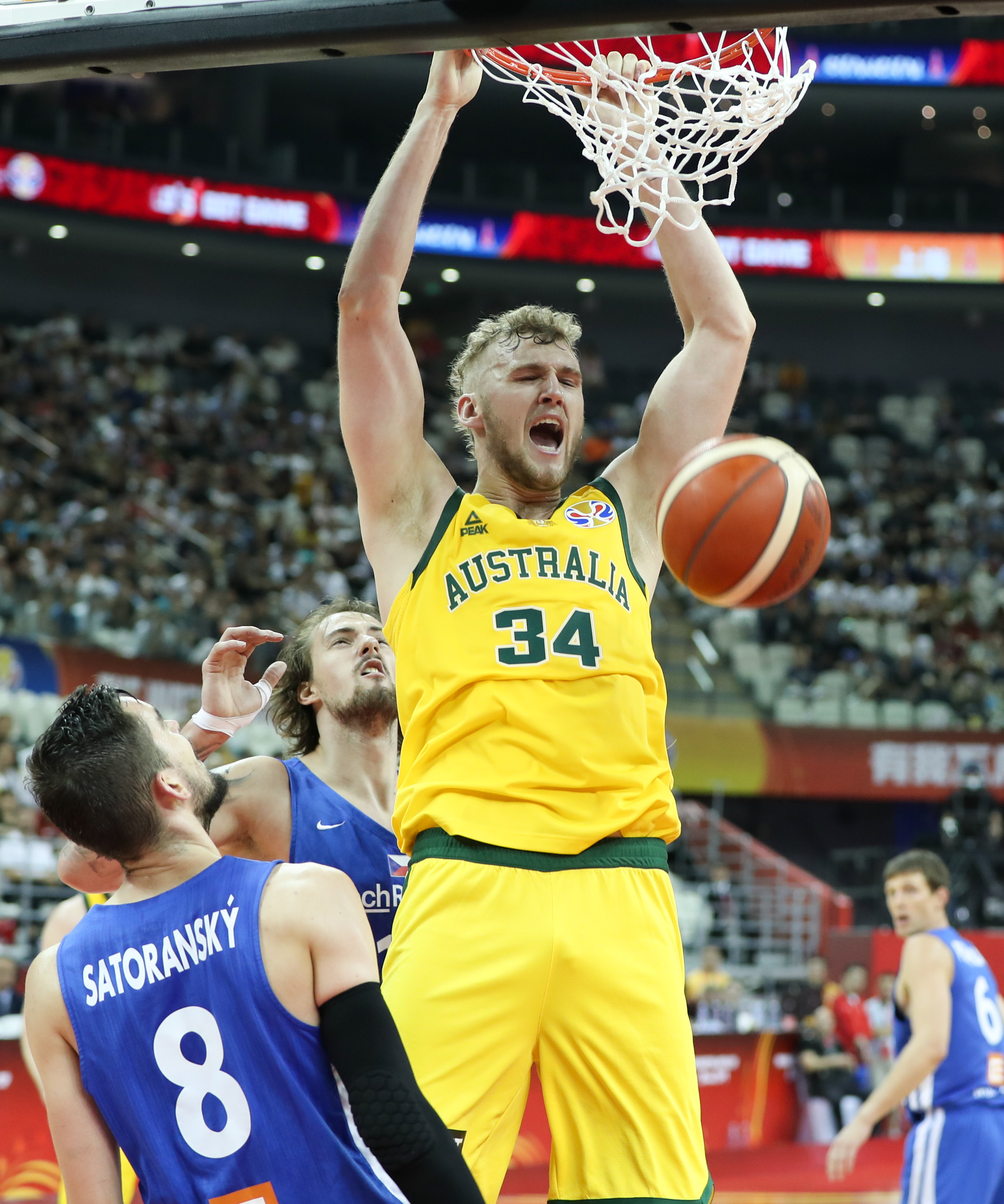 澳大利亚队逆风翻盘，成功晋级