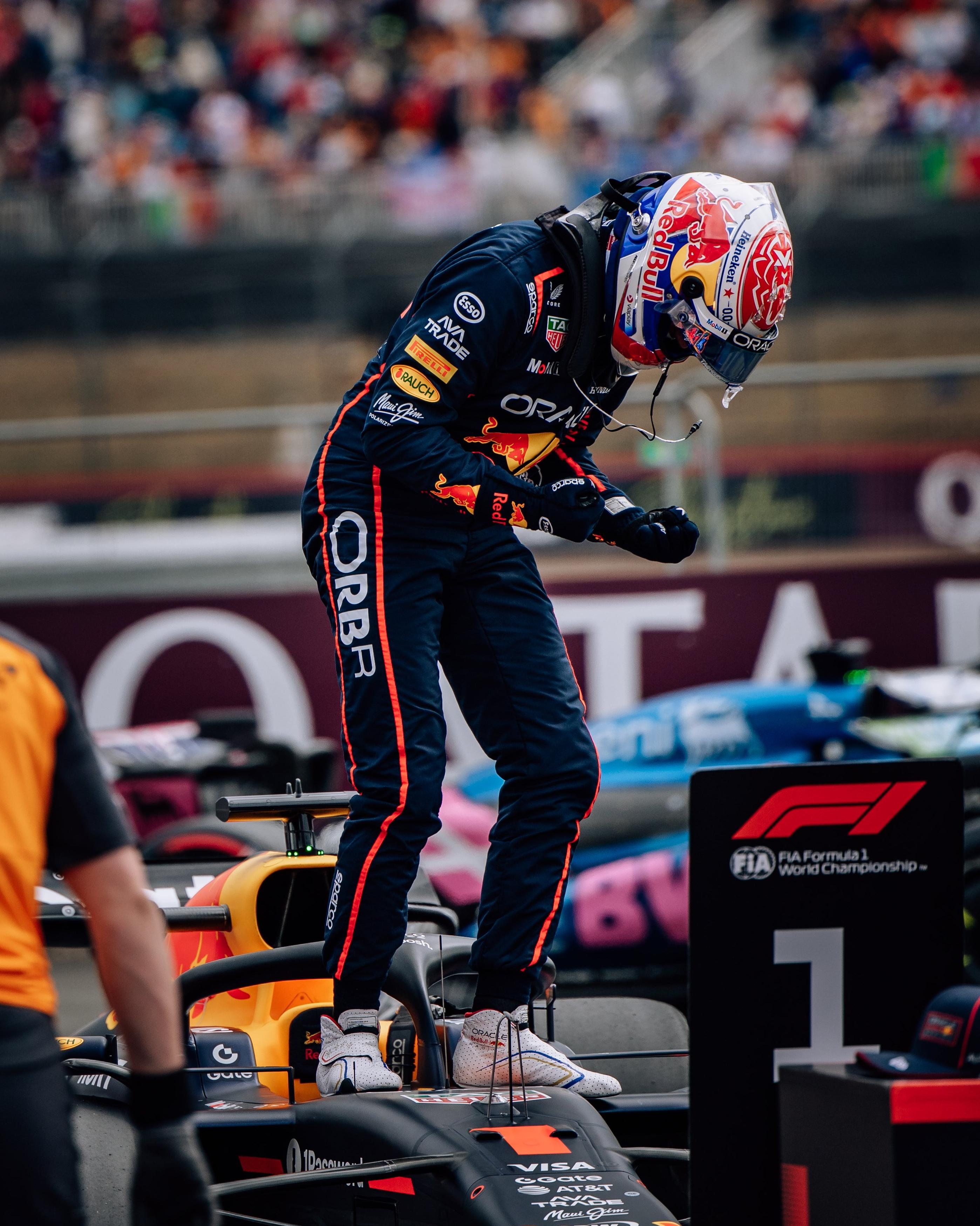 梅赛德斯险胜法拉利，维斯塔潘带队取胜的简单介绍